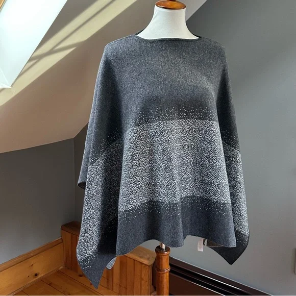 Ann Taylor Gray Knit Poncho - Picture 4 of 12
